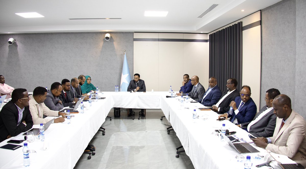 RcrfSomalia's tweet photo. The Finance Ministers’ Fiscal Forum commenced today in Mogadishu, with participants from all Federal Member States present. The forum is expected to deliberate on amendments to the Fiscal Transfer Grant Agreement, endorse the Policy Paper on the Revenue Assignment Agreement, and promote the harmonization of Sales Tax policies. The meeting was chaired by the Federal Minister of Finance, Bihi Egeh.