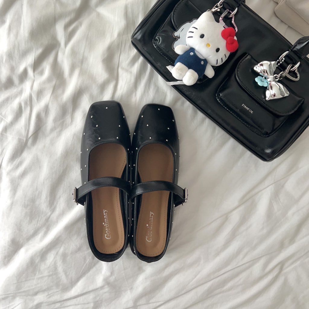 sonhosaurus's tweet image. มาป้ายยารองเท้าอีกคู่ให้คั้บบ ของ gordinary ใส่สบายมากก ชอบที่มีดีเทลหมุดเงิน เพิ่มลุคการแต่งตัวสุดๆ เป็นอีกคู่ที่ควรมีติดตู้ไว้เลยย🎀🩰💭