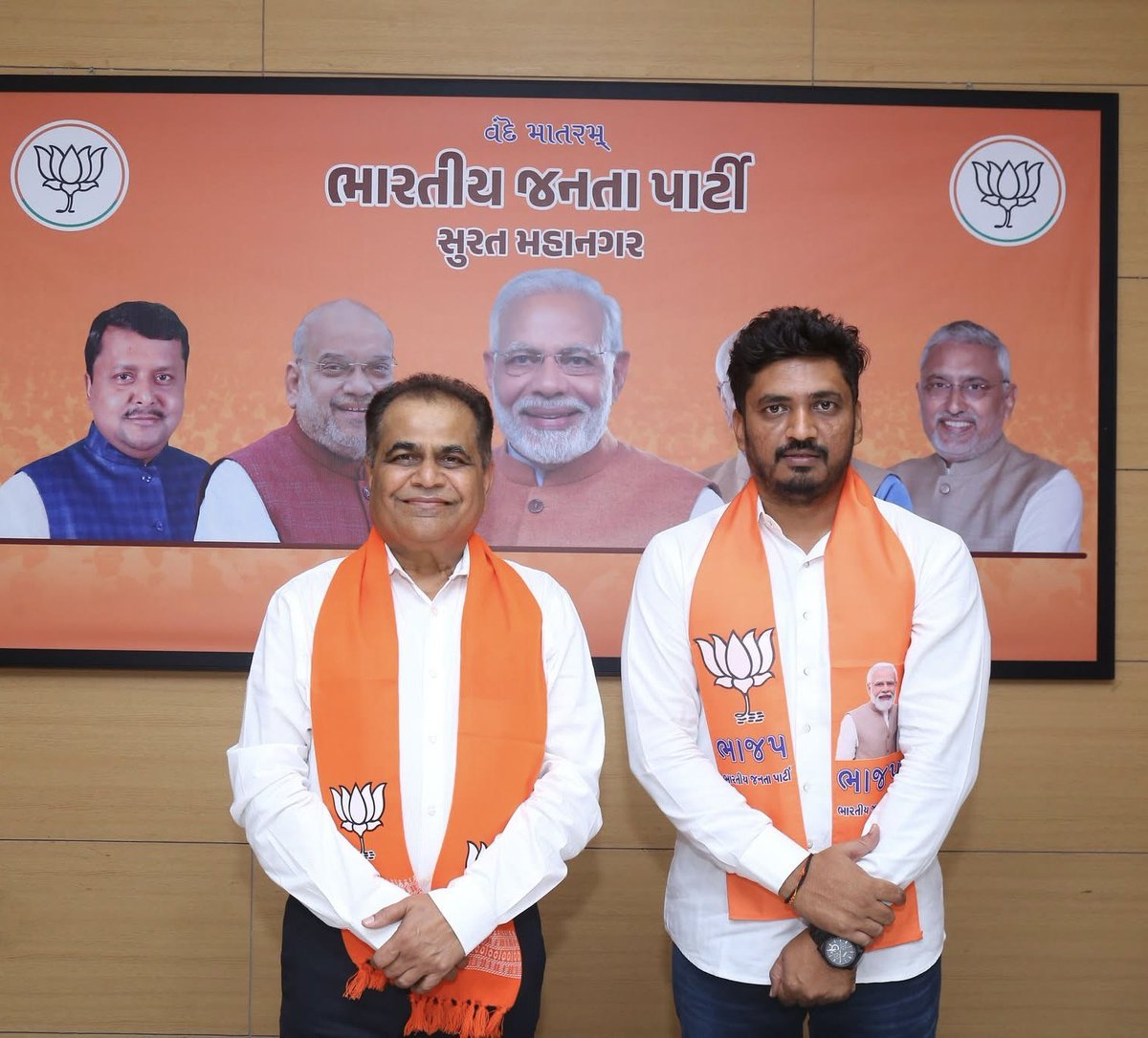 Bipin6512's tweet photo. ભારતીય જનતા પાર્ટીના સુરત મહાનગરનાં નવનિયુક્ત હોદેદારો સાથે આદરણીય અધ્યક્ષ શ્રી પરેશભાઈ પટેલની ઉપસ્થિતિમાં પરિચય બેઠક યોજાઇ….
સૌ નવનિયુક્ત હોદેદારો ને અભિનંદન...🙏 https://t.co/BvDdaZlGjv