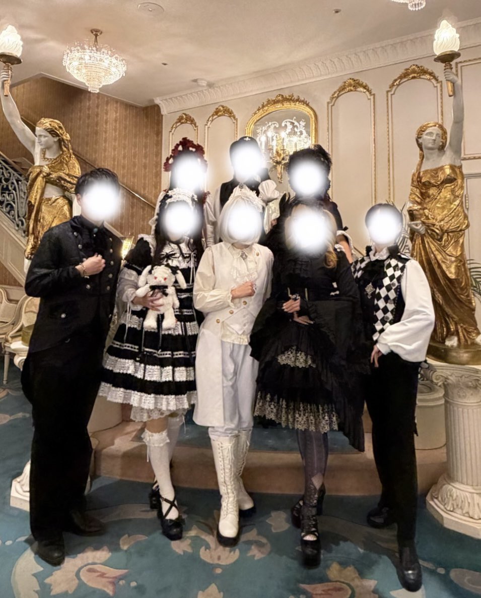 姫皇子会をしました.⋆𝜗𝜚
美しい姫と、素敵な皇子と夢のような時間でした!
来てくれたみんなありがとう💎