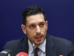 Σήμερα τελέστηκε μνημόσυνο στη μνήμη των 57 θυμάτων της τραγωδίας των Τεμπών στο Ιερό Παρεκκλήσιο του Αγίου Φιλίππου του Διακόνου εντός του Νέου Σιδηροδρομικού Σταθμού Θεσσαλονίκης.
Χωρίς ντροπή πήγε κι ο Κυρανάκης!
Οι χαροκαμένοι γονείς ξέσπασαν εναντίον του.
ΞΕΔΙΑΝΤΡΟΠΟΣ!