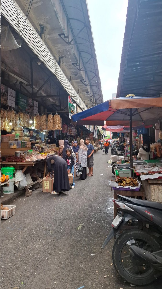 Akun dummy tweet media