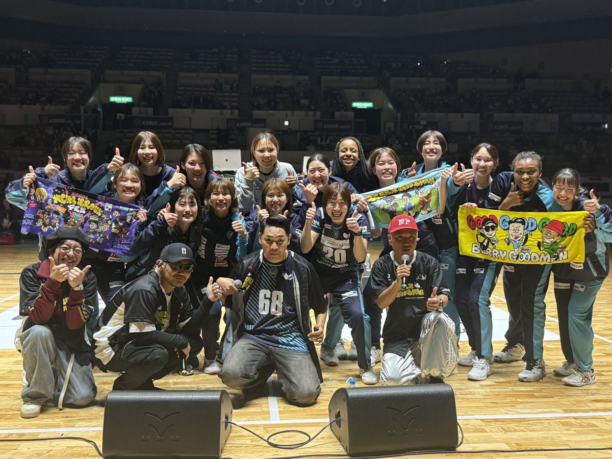 kanoa_fukuoka's tweet photo. 🏐🎧 KANOA MEGA BROCK FES 2026 〜SPIKE STAGE〜 🎧🏐

コートもステージも、想いと熱量で満ちあふれ、
カノアラウレアーズ福岡は 2連勝🔥
プレーオフ進出へ、最高の流れを掴むことができました。

この特別な1日を一緒に創り上げてくれた
ベリーグッドマン
DJ Santa Monica
10-FEET
そして応援に来ていただいた方々ありがとうございました🐺

カノアラウレアーズ福岡のシーズンもラストスパート。
この勢いのまま、プレーオフへ。
これからも カノアラウレアーズ福岡 への熱い応援を
よろしくおねがいします❤️‍🔥❤️‍🔥

#KANOAMEGABROCKFES
#カノアラウレアーズ福岡
#ベリーグッドマン
#DJSantaMonica
#10FEET