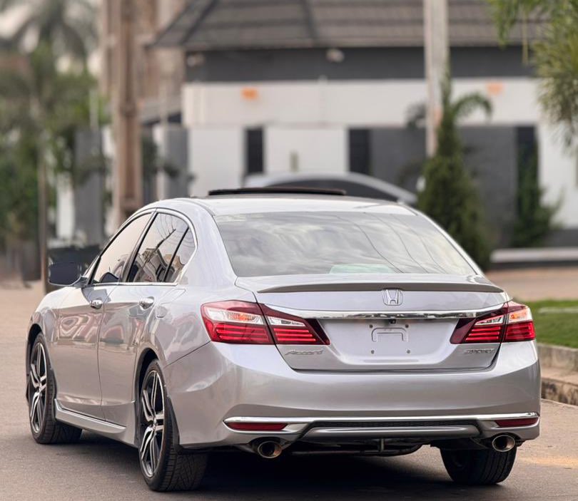 Foreign used Honda according to sport keyless pano double screen 2017 model 
17.5m
Kaduna