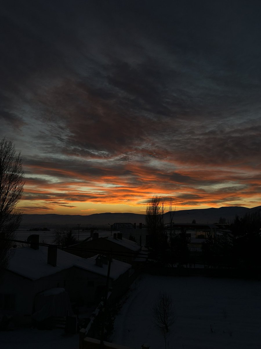 Arwenn____'s tweet photo. Sunset.. 🧡 https://t.co/cDezSdXyd9