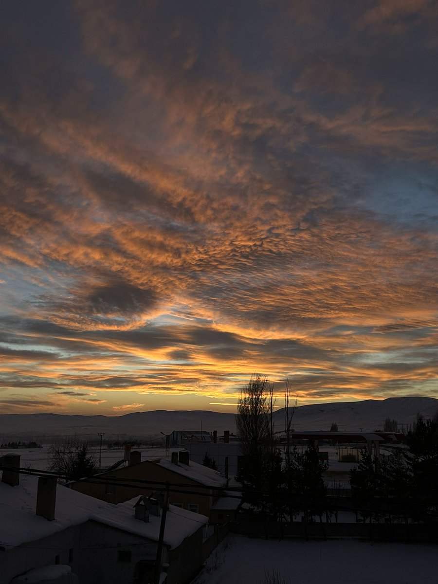 Arwenn____'s tweet photo. Sunset.. 🧡 https://t.co/cDezSdXyd9