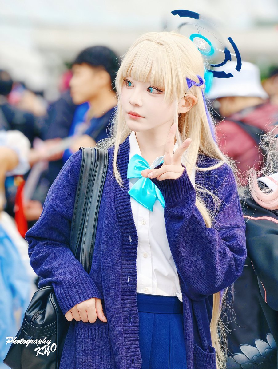 #やもはちこ 遠遠看到 
好好看 就拍了下來🙂 <a href="/yamo8cos/">やもはちこ🐝☁️</a> 
#蔚藍檔案 #飛鳥 #JK #制服
#日本coser 
#coser #cos #cosplay #開拓動漫祭  #FF46