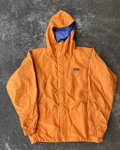 JUMBO112233's tweet photo. @FashionarchiveA Patagoniaの最高峰ジャケット　スーパーアルパインジャケットのパロディは伝説的でしたね！！
今はどちらも入手困難ですね！ https://t.co/NF9X65Zudk