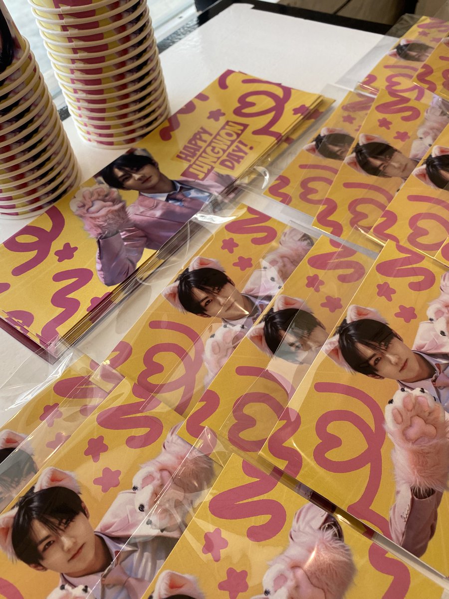 byeolproduction's tweet photo. ∧,,,∧
(  ̳• · • ̳)
/    づ♡ THANK YOU, ENGENE!

We’re incredibly grateful to everyone who joined us in celebrating Jungwon’s special day. We hope to see you on the next one.💗

Visuals: @drelaide
Venue: @tinybubbles

#HaveYouSeenJungwon https://t.co/6WEsGh5I9o