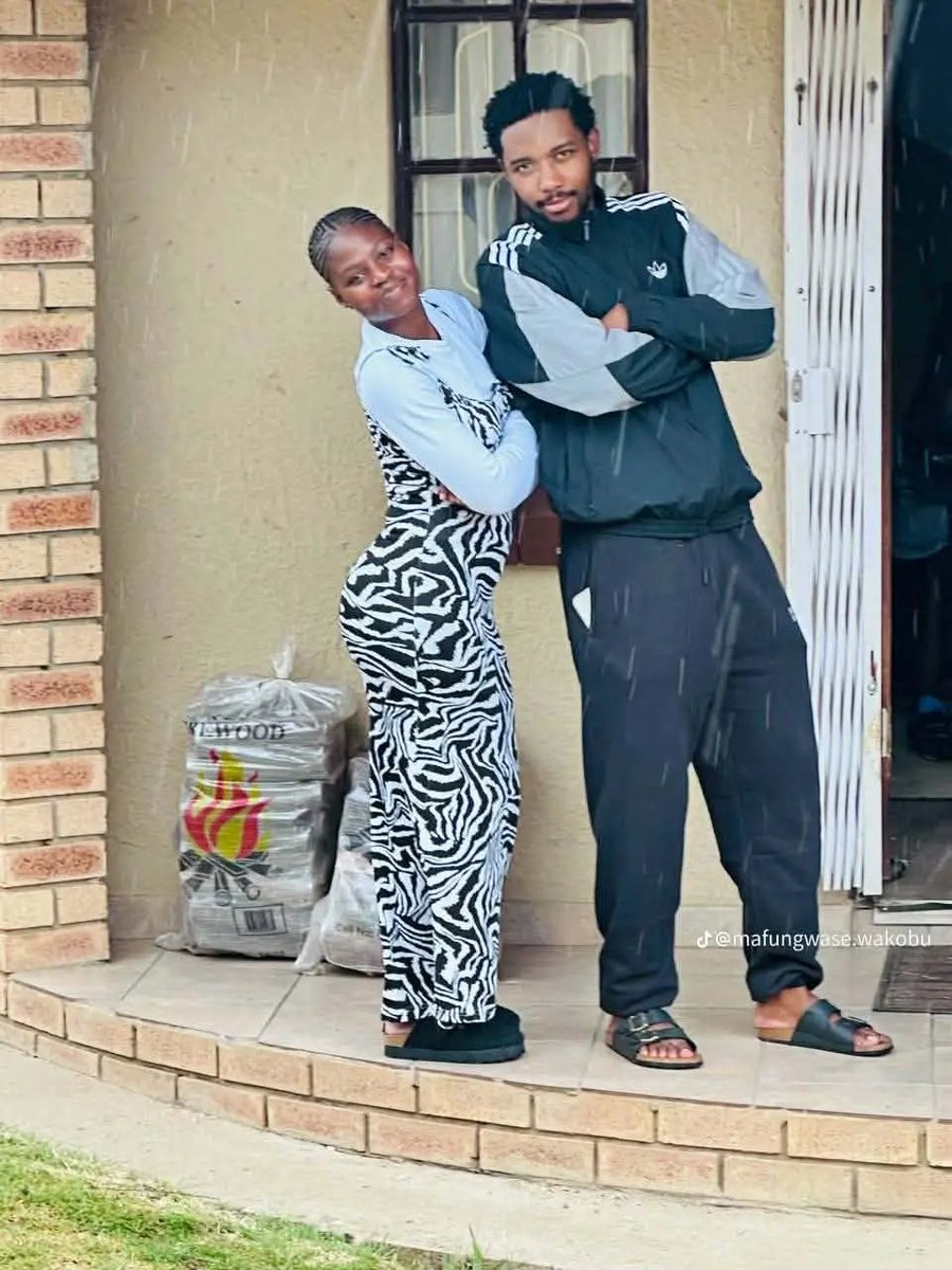 Home sweet home ❤️

MAIN MAN SWEET GULUVA 
SWEET GULUVA HAS GRACE
#HandsOffSweetGuluva
#AkhonamathembaZwaneIsLoved