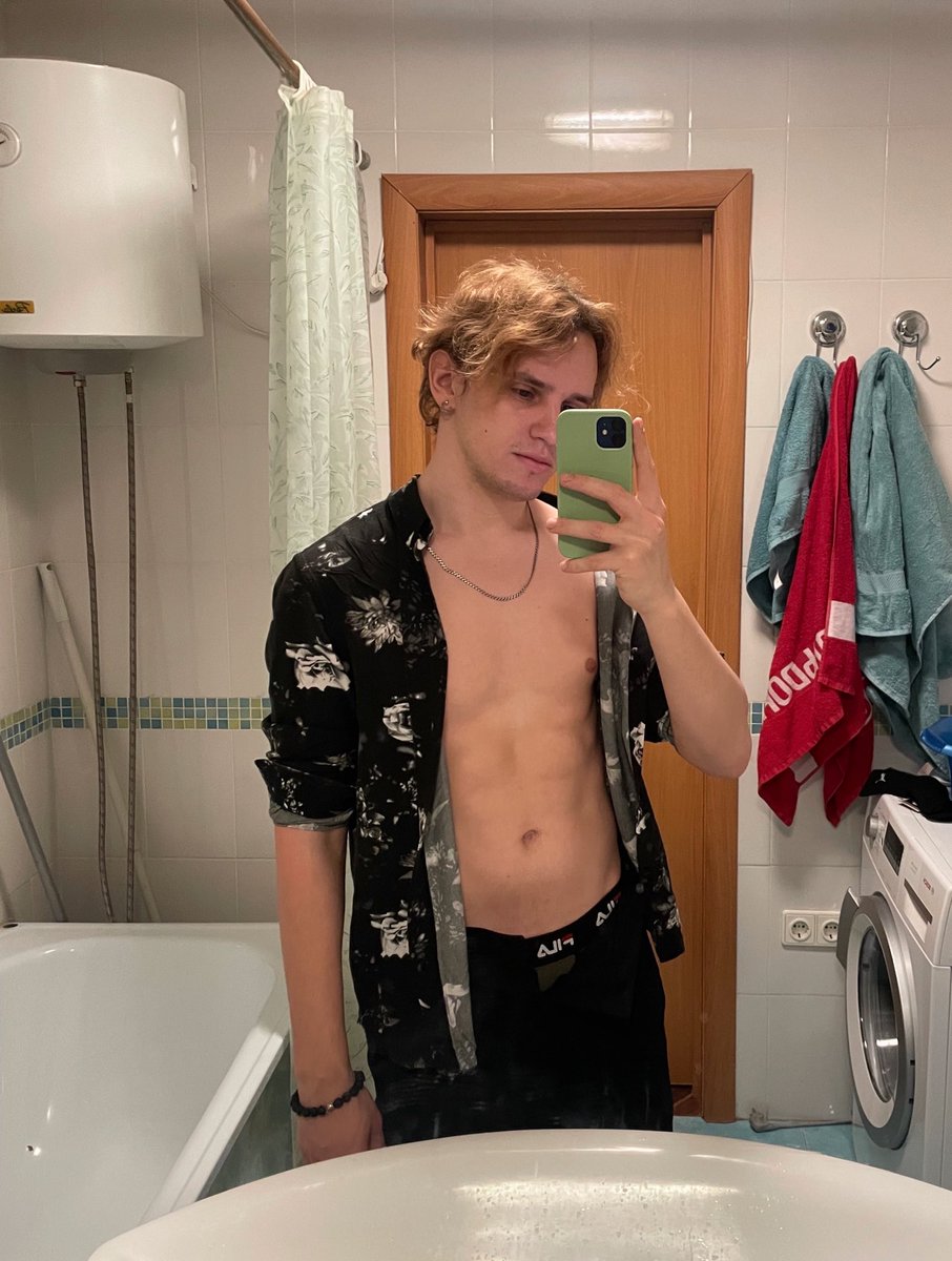 inW0nderland tweet media