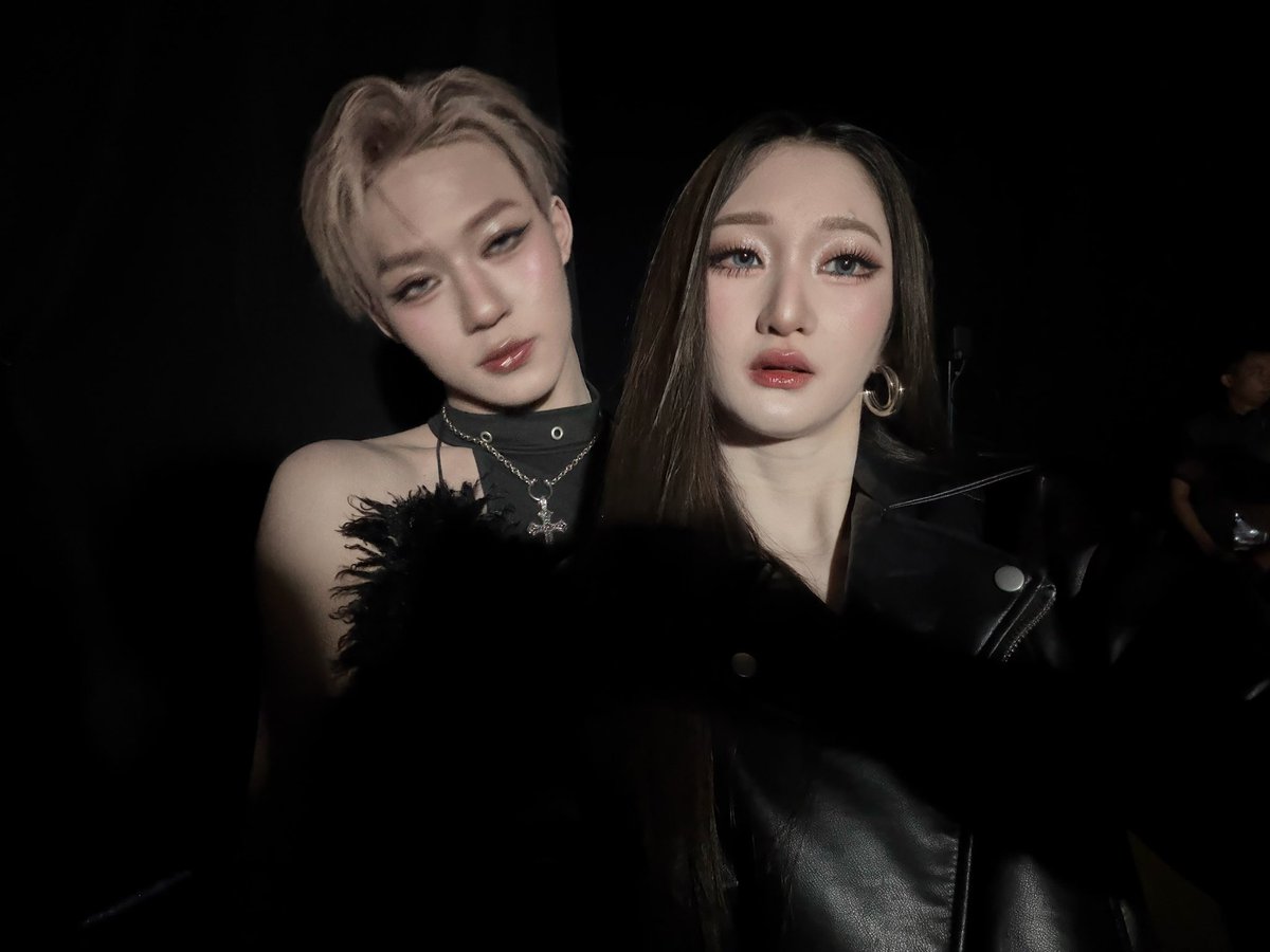 Joy28348862's tweet photo. Hottest 06 main dance duo

LYKN INFINITE RISE
#RISERCONCERTD3
#LYKN
#FELIZZ 
#Lego_Rapeepong 
#pream https://t.co/Nh8b3QeHTx