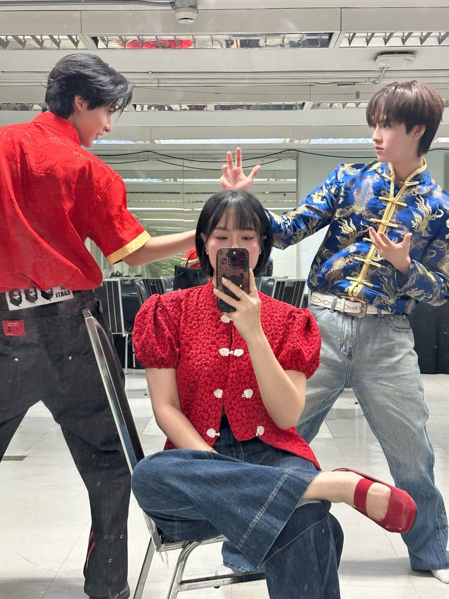 kerdomundi's tweet photo. พี่                           อาม่า                       น้อง(ที่รัก) https://t.co/07gCmFql8F