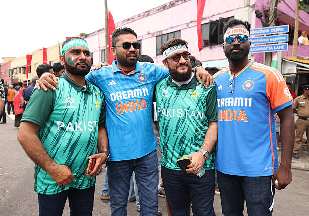 faizanlakhani's tweet photo. This is what cricket should be about: uniting people and bringing nations together. Not a tool for jingoistic politics and spreading hate, as some in India have tried in recent years. Let’s celebrate the game and the fans, who make it beautiful.
🇵🇰🤝🇮🇳 https://t.co/rZ44tMoCWM