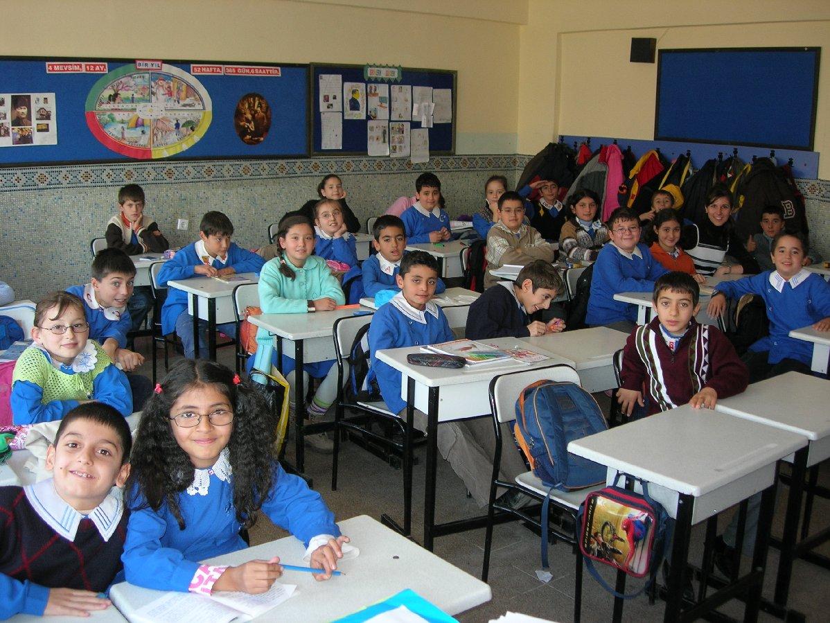 ajansoteki's tweet image. Yusuf Tekin imzaladı: İşte öğretmenlere bildirilen bazı Ramazan istekleri:

📌 4–6 yaş grubu çocuklar öğretmenleri eşliğinde camiye götürülecek.

📌 Okul öncesi öğrencilerden aileleriyle “Ramazan hazırlığı yaparken ya da dua ederken” fotoğraf çektirmeleri istenecek.