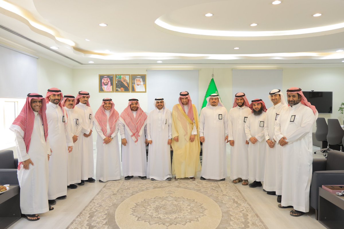 Media_buk's tweet photo. 📝 خبر | 

هنّأ محافظ #البكيرية أ. محمد العريفي #بلدية_البكيرية بمناسبة تحقيقها المراكز الأولى في جائزة الأداء المتميز لأمانة منطقة #القصيم لعام 2025. 
جاء ذلك خلال زيارته ولقائه برئيس البلدية م. فايز العقيلي، مشيدًا بتحيقهم التميز وجهود البلدية في تقديم الخدمات.

#اعلام_البكيرية https://t.co/nSZFxBb9Rh