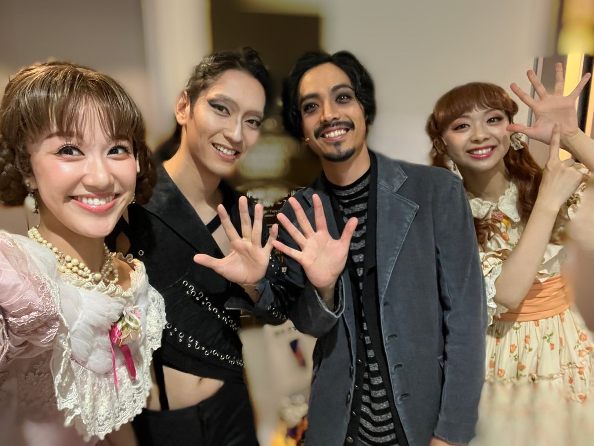 yumemaoto's tweet image. エリザベートの同い年ちーむ。

みんな優しくて
ゆるりーーとした会が行われました笑

#エリザベート 
#平成5年 
#平成6年