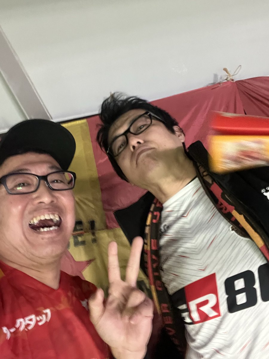 PK戦勝利！京都マラソン後に応援に来て良かった！沿道でJユニランナーを応援してくれていたおだいさんは試合前から声が枯れていた！
←京都マラソン走った人　
　　Jユニランナーを応援してくれた人→
#Jユニランナー #京都マラソン #名古屋グランパス #吹田スタジアム