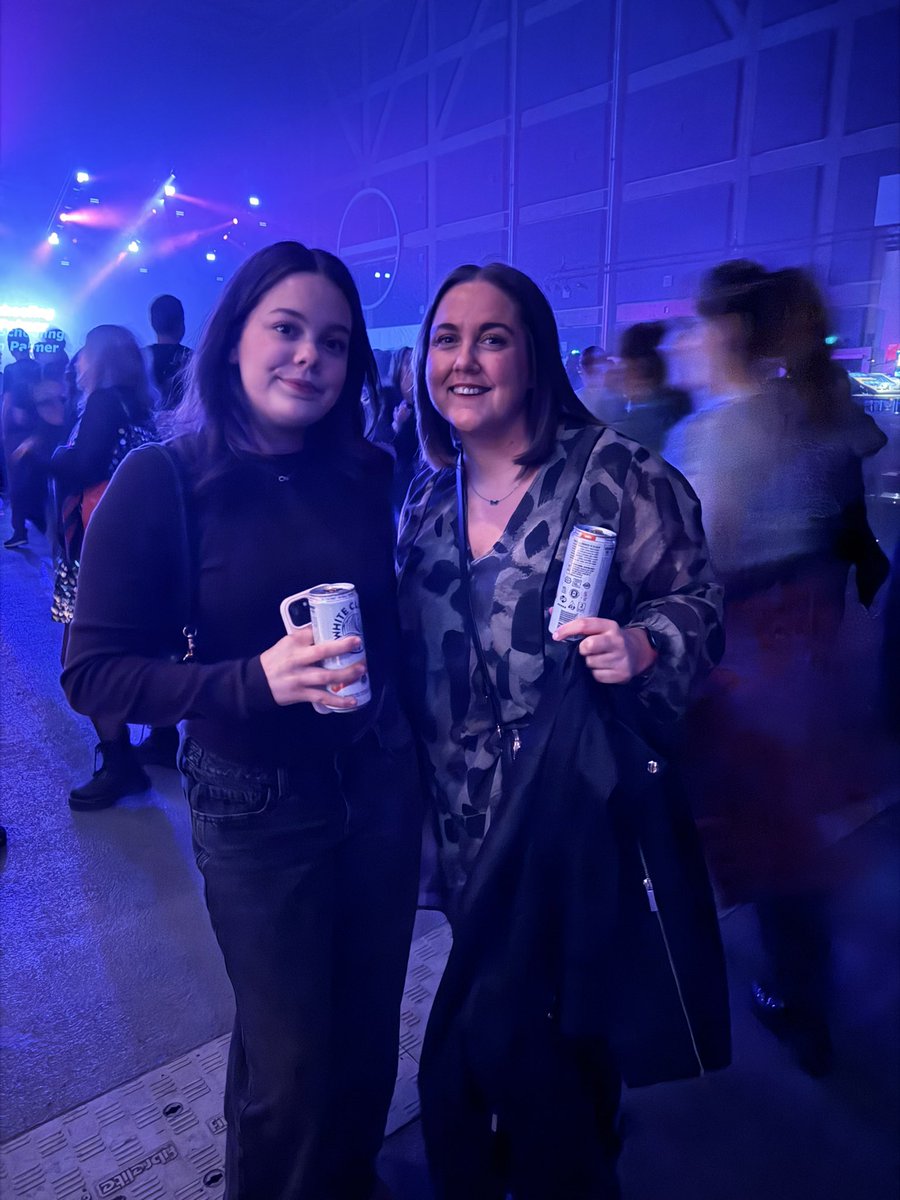 BondJMBond's tweet photo. Fatboy Slim did not disappoint, great night out 💃 https://t.co/6IpVQNCkzi