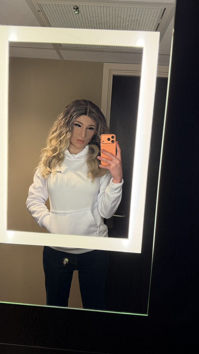 PhoebeMasking tweet media