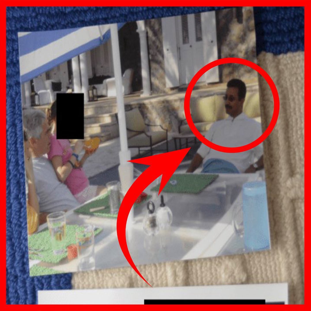 ZHRANCO_SA's tweet image. محققين بريطانيين :

الطفلة التي في حضن إبستين كانت هدية من الإمارات قدمها له سلطان بن سليم 
الطفلة جلبها الإماراتيون من دول الصراع في الشرق الأوسط .