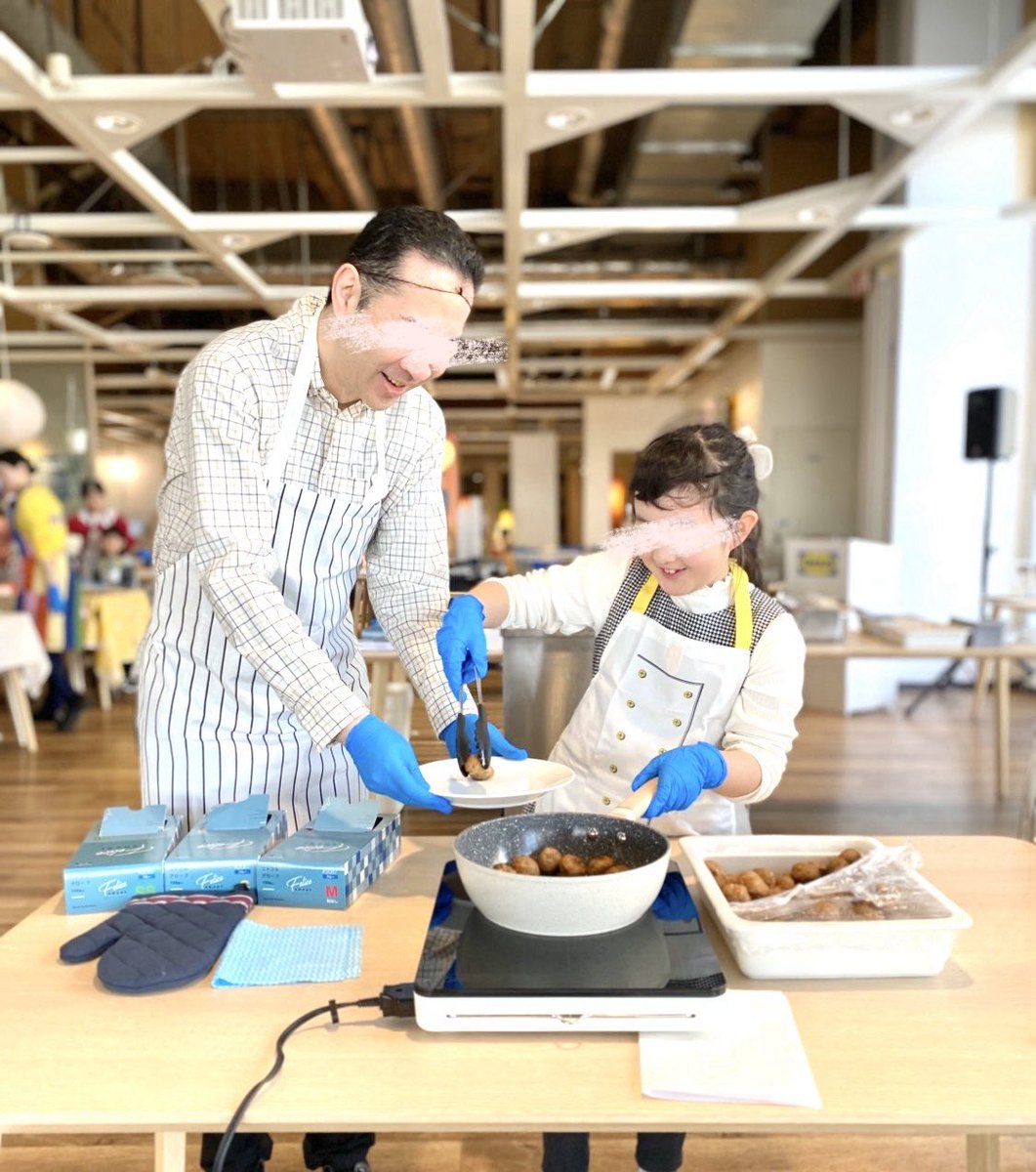 IKEAの食のワークショップに参加しました。
サーモンとディルのおしゃれなおにぎり、プラントボール、スイーツ、サラダなどなど、IKEAのツールを使ってのお料理体験。

偏食の娘もサラダ以外（にんじんだけは食べたそう😅）、完食したようです。
ありがたい😭✨