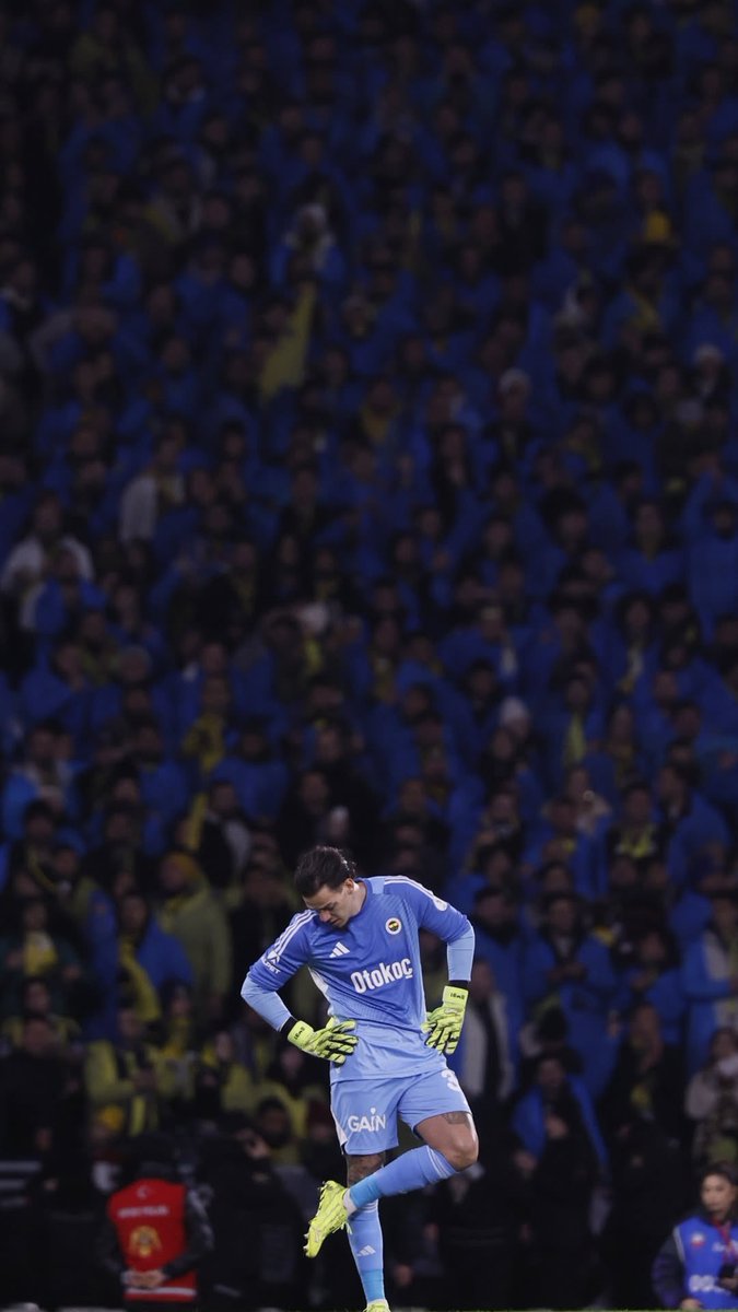 🚨Desteğimizi hissettirmeliyiz. Rt, at, attır.

Don't be fooled by the negative comments from fake accounts. We are real fans and we love you. 

We love you, Ederson.💛💙  <a href="/edersonmoraes93/">EM31</a>