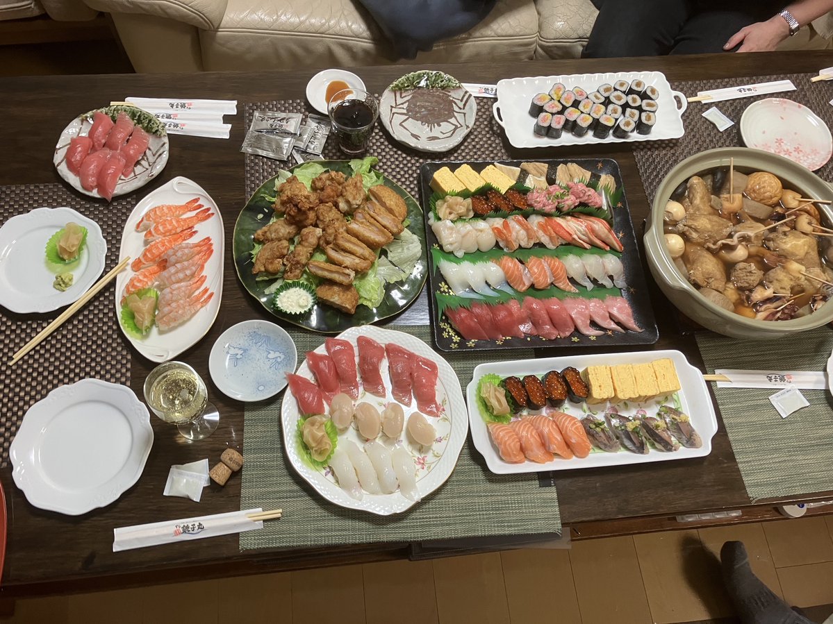 gnuwi's tweet image. じいじの誕生日🎉
77歳で喜寿になるから祝ってほしいと言ってきた🤣
毎年誕生会やってるのに💦
ご要望通りお祝いしました✨
元気にしてるし長生きできそうだな✨