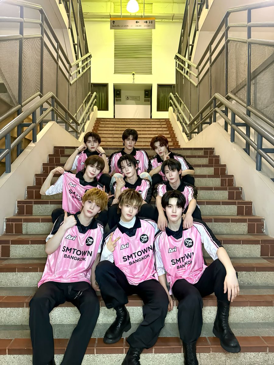 (เห็นรูปนี้แล้วสาธุๆๆๆๆๆๆ วงเกาหลีๆๆๆๆๆๆ55555555555😭)