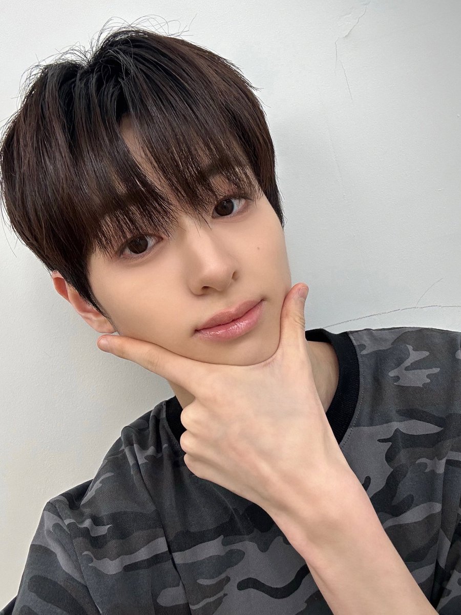 [#장현준] 위즈들 새해 복 많이 받고 즐거운 설날 보내요~🧧 사랑해🩵