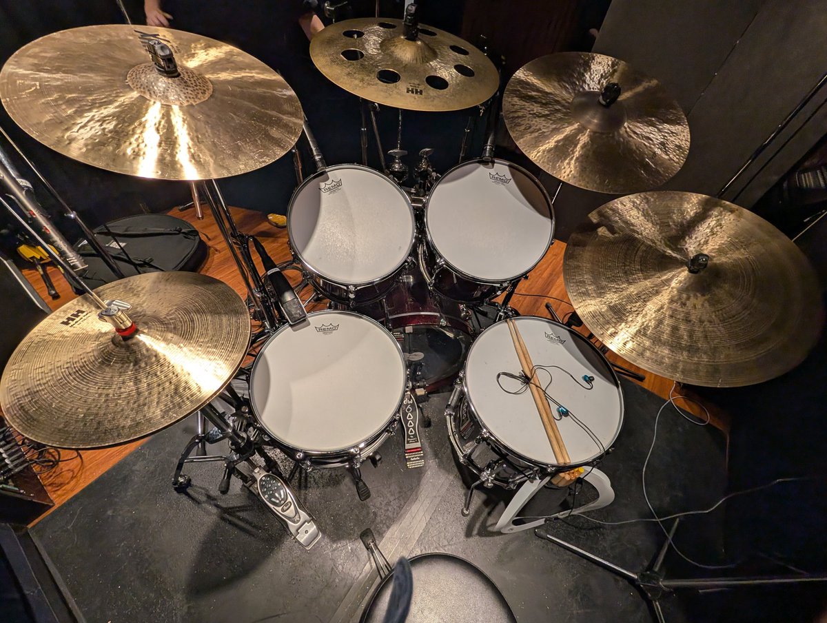 bataconga tweet media