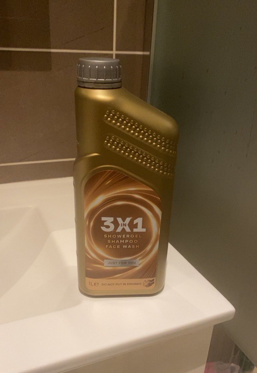 Chitostwt's tweet image. Nouveau Gel douche 3 en 1 c’est partit