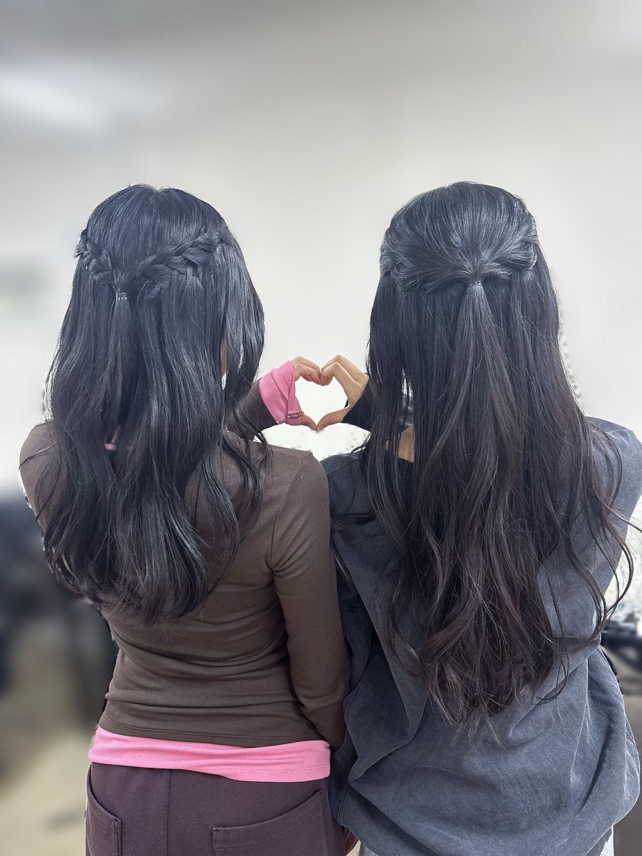 fujisawa_riko's tweet photo. ゆうかお誕生日おめでとう🥂
同い年っ🎶

いつも優しくてしてくれて相談も親身になって聞いてくれる😭😭😭ほんとうにありがとう!!
タイではテラスで一緒に夜を��ごしたよ!!
その写真もおすそわけ😼🫶🏻🥤

素敵な一年になりますように!!♡
#村山結香生誕祭2026 https://t.co/zMq5WFn8dz