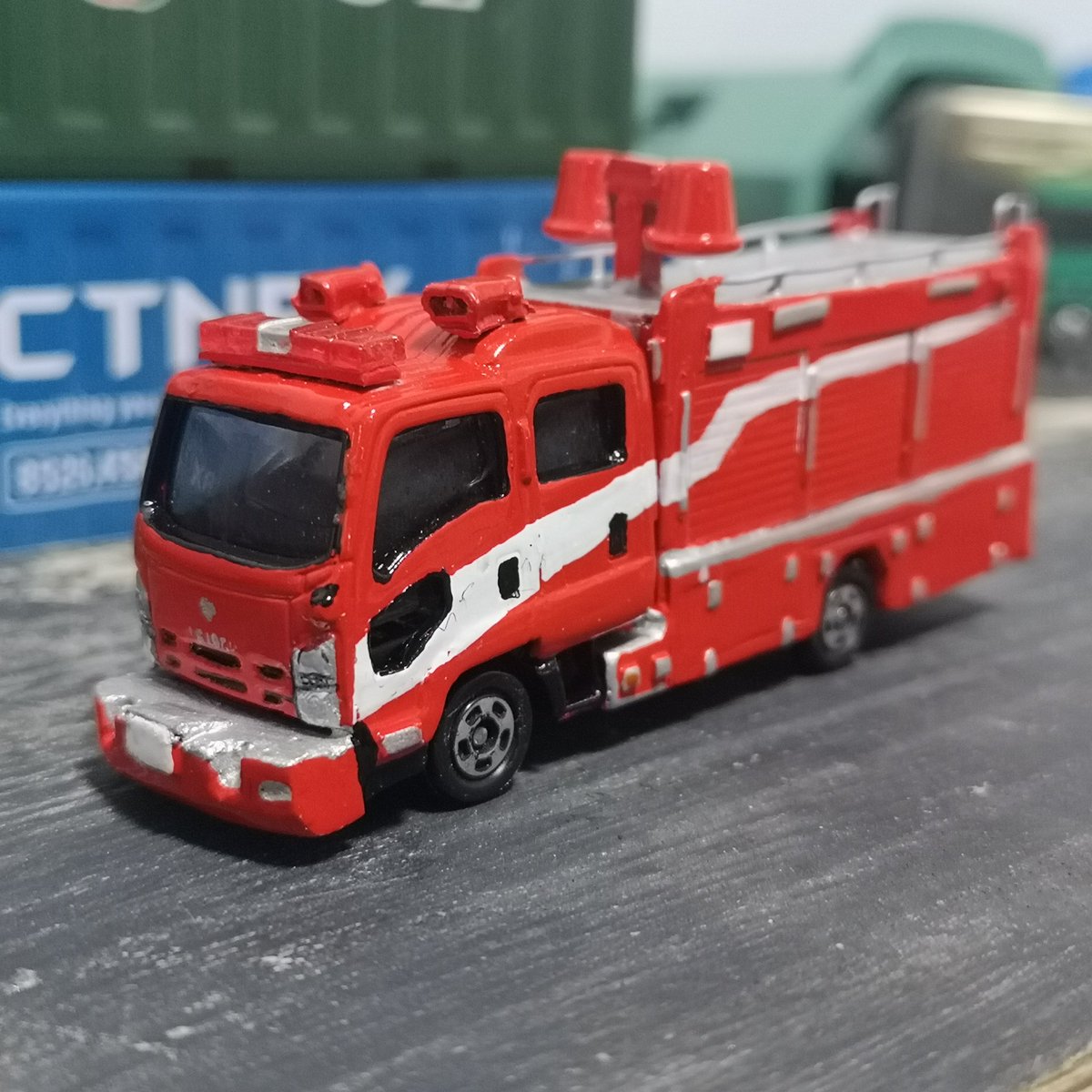 フォワード完成です! エルフのキャビンを2台分使い東京消防庁の07