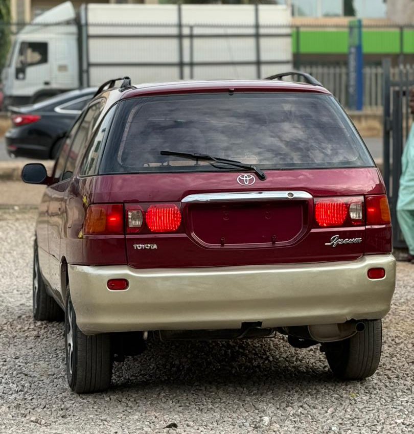 Used Toyota picnic automatic drive 
5.3M
Kaduna