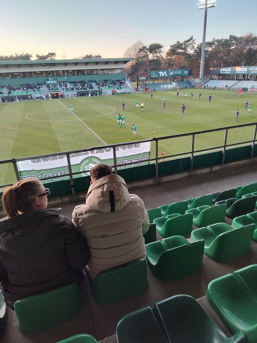 Mitchell_S10's tweet photo. Lommel tegen de beloften van Anderlecht bezocht. Weinig toeschouwers. The Seun of God loopt op zijn laatste benen. Het spel was zeer open waar te weinig mee werd gedaan. Zelfs een invalbeurt van Mohamed Salah kon daar niets aan veranderen. Bij Anderlecht weinig talent #lomand https://t.co/psnTvxYuwT