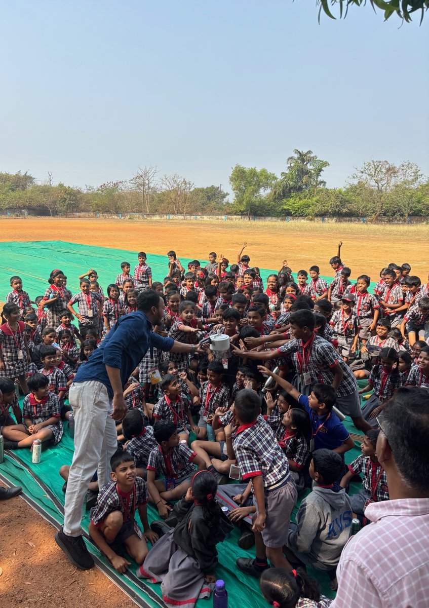 GSCPGoa's tweet image. A thrilling hands-on science experience at PM SHRI KV Bambolim Camp where students explored the properties and practical applications of liquid nitrogen.❄️🌡️
#goasciencecentre #scienceisfun #scicomm  #liquidnitrogen #extremetemperatures  
@ncsmgoi @MinOfCultureGoI