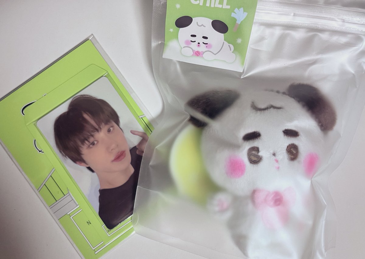 #RT 만 해주세요!

정우 생일 기념으로 추첨을 통해 
한 분께 엠디를 보내드립니다.
인증 받습니다~!

• 물품: 솜뭉칠 + 생일파티카드
• 당발 : 정우 생일날(2/19) 
• 인증 : 정우 버블 30일⬆️
• 배송: 추첨 후 일주일내로
• 대한민국 내 주소 한정