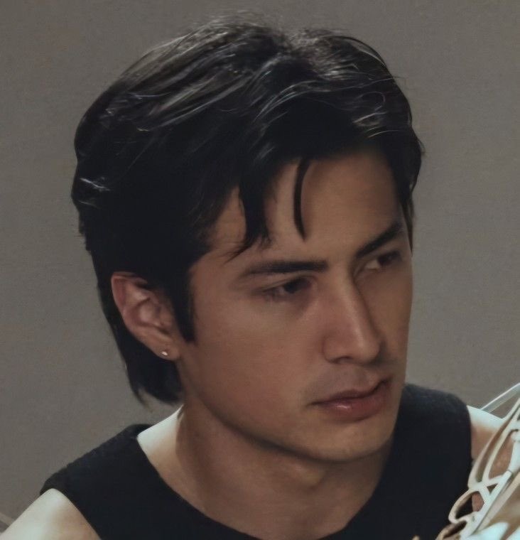 Beautiful beautiful man <3