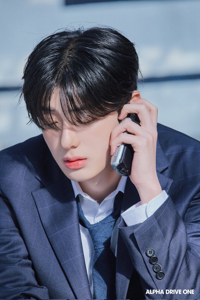 <a href="/enamiaisa/">ʚଓ ּ</a> Iringan lagu terdengar mengisi ruangan, menghangatkan setiap jiwa yang mendengar. "Sebelum kita mulai ke acara selanjutnya, mari kita sama-sama ikut mendengarkan RADIO bersama DJ ELIE disini! Sudah request lagu belum? Mari kita dengarkan bersama!"
x.com/i/status/20229…