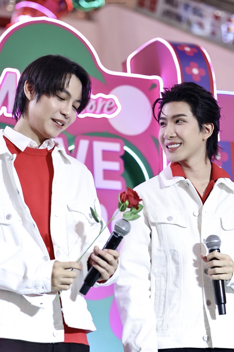 วาเลนไทน์กับเพื่อนอ่ะเนอะ 👀🌹♡

FIRST KHAOTUNG HAPPY V DAY AT THE MALL THAPRA
⟡ .ﾟ<a href="/Firstkpp/">First.kp</a> <a href="/myktnw/">KHAOTUNG</a> 𓈒

#FirstKhaotungxTHEMALLLOVESTORE2026 
#เฟิร์สข้าวตัง #FirstKhaotung