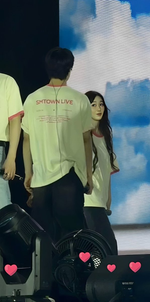 myroyalatte tweet media