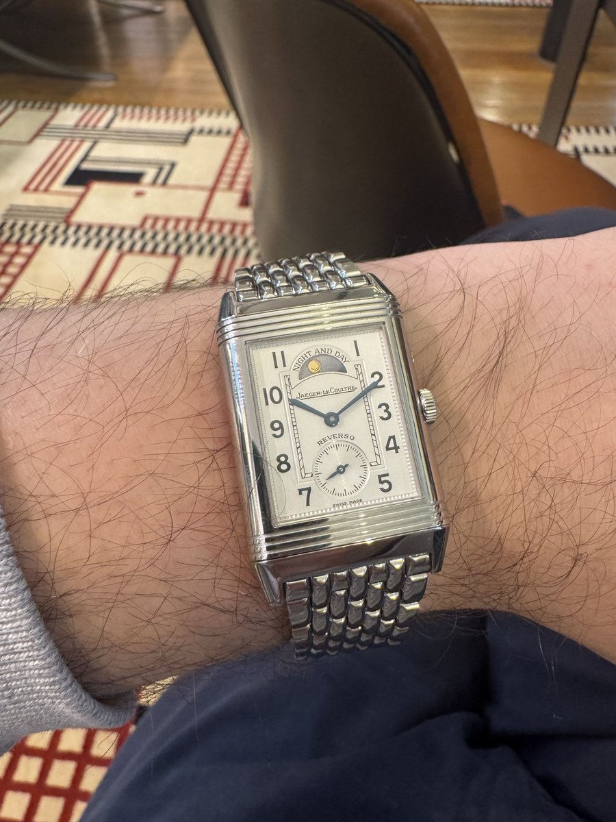 J’ai vraiment l’impression d’être un touzeur des années 80 avec ça au poignet.