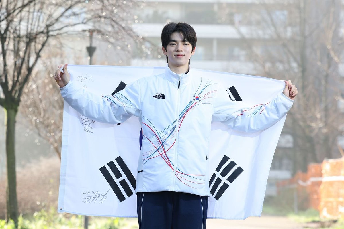 [260215] Junhwan Cha's most thrilling Olympics yet, “I’d confidently want to give myself 100 points” — Part 1 of #JunhwanCha #차준환’s exclusive interview with JoongAng Daily! (🔗: joongang.co.kr/article/254052…)

Translation:
Junhwan, who met with JoongAng Daily, said, “I haven’t had
