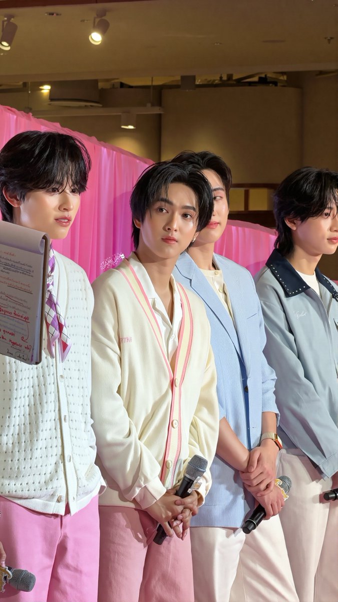 พบแมวทำตาแป๋ว1อัตรา🐈 ยัยแป๋ววว งึ๊ยย~~~

#COPPERdechawat 
#FinelinexBUS
#FinelineHappinessUnlockxBUS