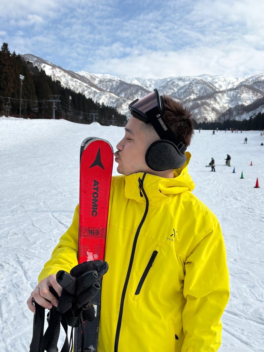 RuneZellweger's tweet photo. 新潟で20年以上ぶりのスキー https://t.co/HghbbhDlOA