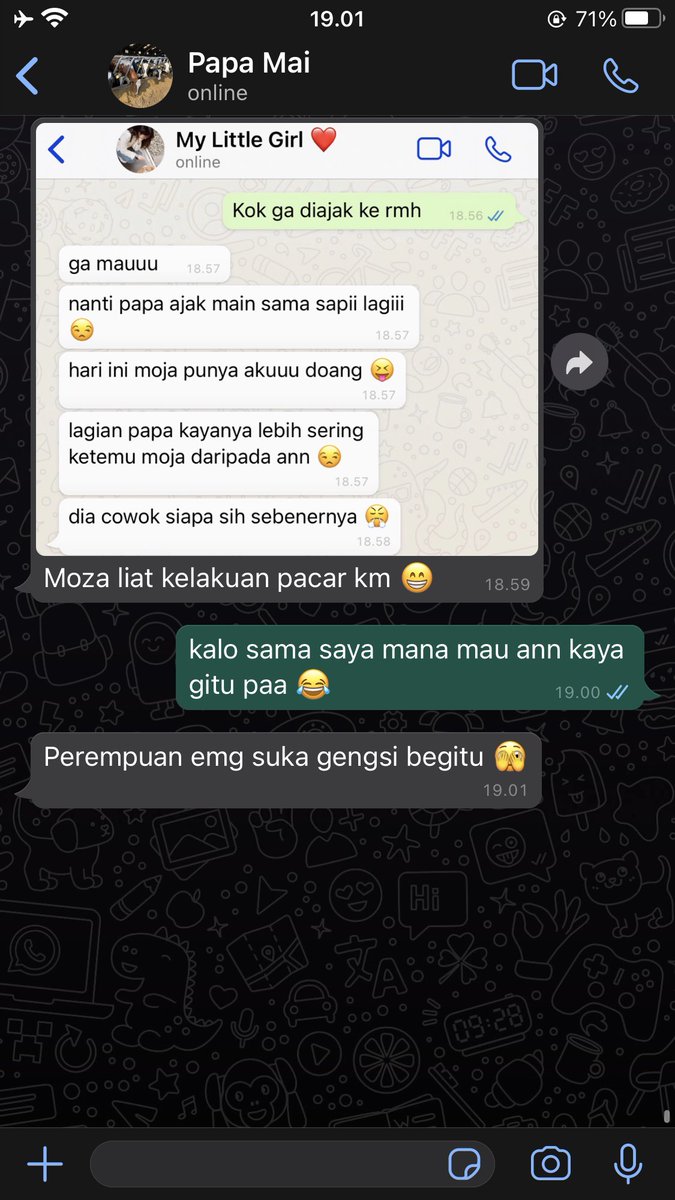 poplikesugar's tweet image. #ourmaimories ; ngomongin aku ya?!