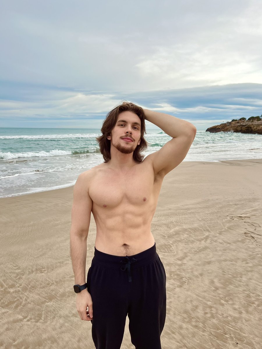 my job... it's just beach 🏖️