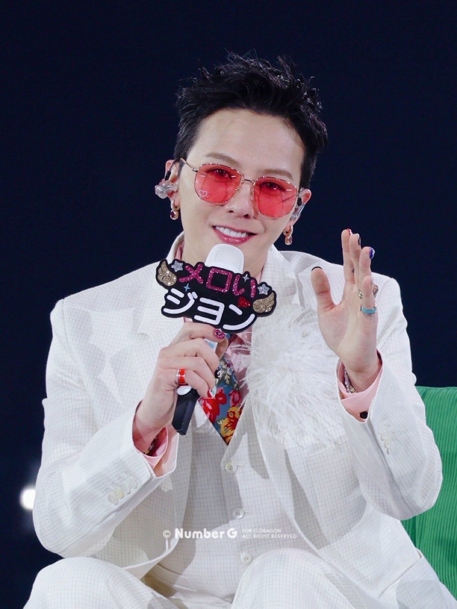 이쁜이!! 
오늘도 눈에 하트를
박고 나왔네 😍💕💕

260215 DAY-3
2026 G-DRAGON ‘FAM’ MEETING
in JAPAN

#GD #지드래곤 #ジヨン #權志龍 #NumberG