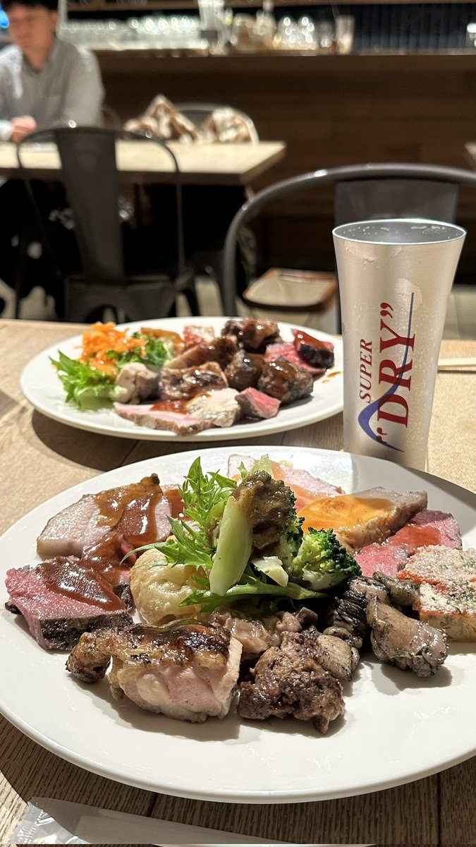 kai_8118's tweet photo. 昨日はお腹はち切れるぐらい肉食べてきた🍖 https://t.co/hHksvYFLpI